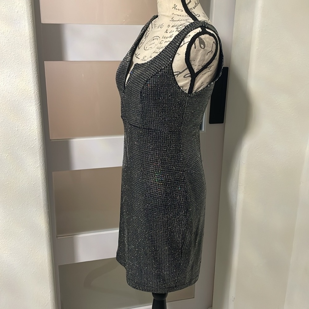 Haute Monde Gray Bodycon Cocktail Dress with Plunge Neckline - Picture 2 of 7
